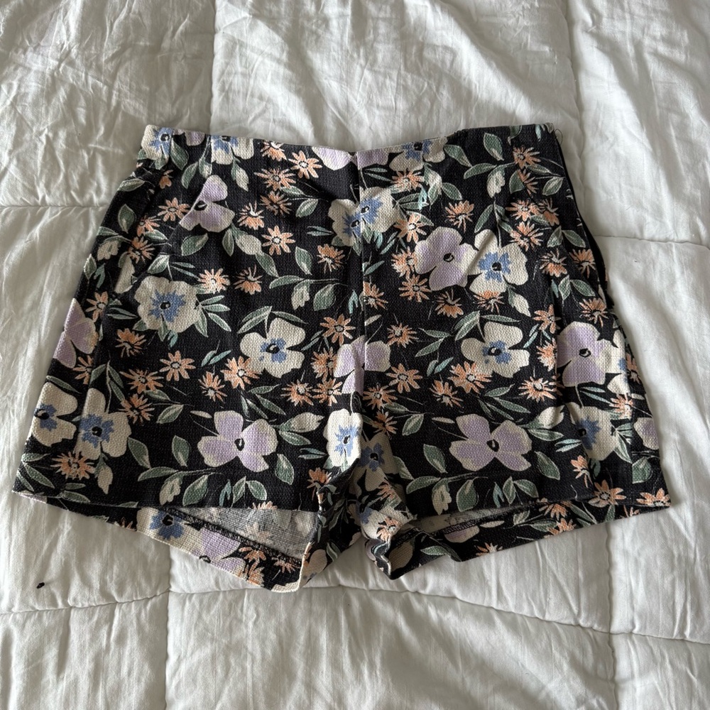 Floral Women's Gap Shorts Size 6